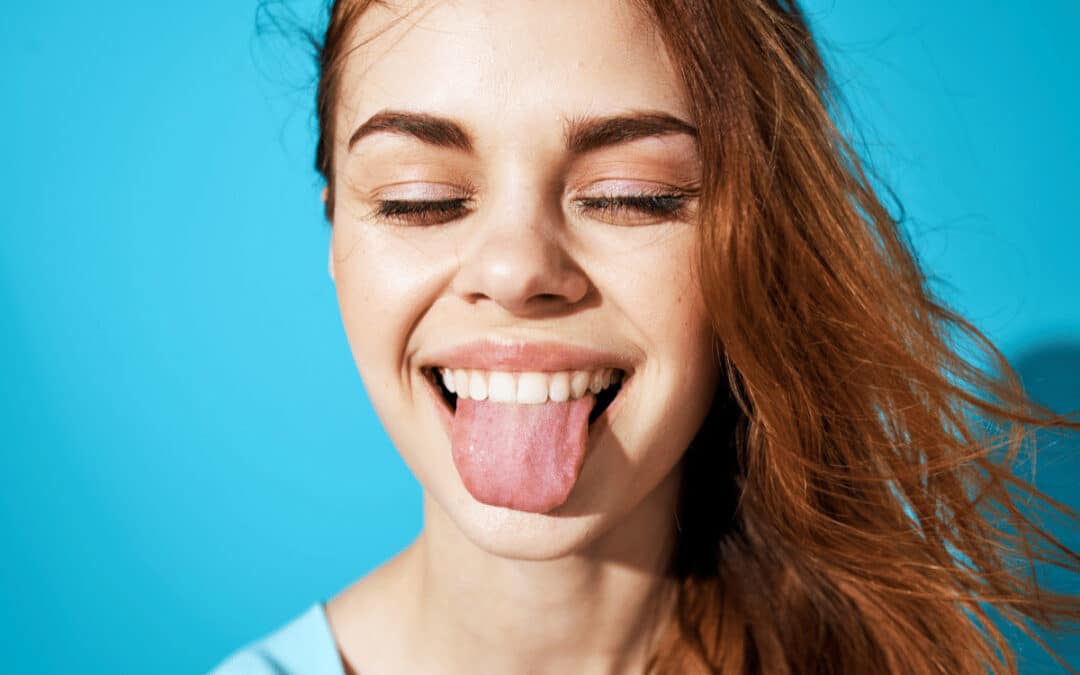 What Causes Your Tongue To Be So White? A Scottsdale Dentist Uncovers
